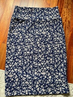 LuLaRoe Cassie Navy and Gray Geometric Pencil Skirt
